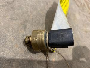 Gebruikte Oliedruk sensor Peugeot 2008 (CU) 1.2 12V e-THP PureTech 110 Prijs € 15,00 Margeregeling aangeboden door F. van den Mosselaar autodemontage