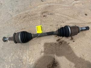 Gebruikte Aandrijfas links-voor Mazda 3 Sport (BK) 1.6i 16V Prijs € 50,00 Margeregeling aangeboden door F. van den Mosselaar autodemontage