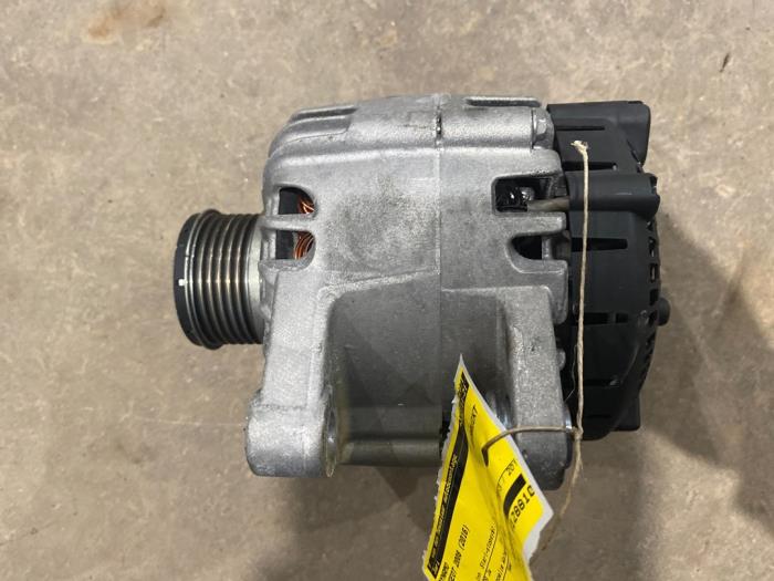 Gebruikte Dynamo Peugeot 2008 (CU) 1.2 12V e-THP PureTech 110 Prijs € 70,00 Margeregeling aangeboden door F. van den Mosselaar autodemontage