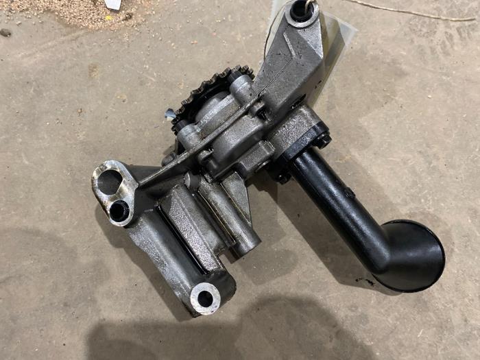 Gebruikte Oliepomp Volkswagen Scirocco (137/13AD) 2.0 TDI 16V Prijs € 35,00 Margeregeling aangeboden door F. van den Mosselaar autodemontage