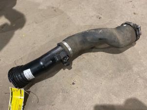 Gebruikte Intercooler Buis BMW 1 serie (F20) 116i 1.6 16V Prijs € 20,00 Margeregeling aangeboden door F. van den Mosselaar autodemontage