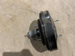 Gebruikte Rembekrachtiger Peugeot 308 (L3/L8/LB/LH/LP) 1.6 HDi Prijs € 25,00 Margeregeling aangeboden door F. van den Mosselaar autodemontage