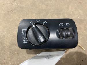 Gebruikte Licht Schakelaar Seat Ibiza II (6K1) 1.6 Sport Prijs € 15,00 Margeregeling aangeboden door F. van den Mosselaar autodemontage