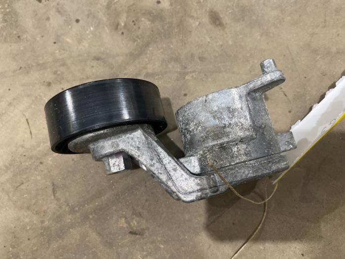 Gebruikte Spanrol Multiriem Toyota Aygo (B40) 1.0 12V VVT-i Prijs € 15,00 Margeregeling aangeboden door F. van den Mosselaar autodemontage
