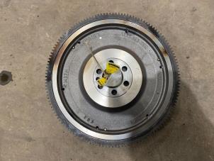 Gebruikte Vliegwiel Renault Twingo III (AH) 1.0 SCe 70 12V Prijs € 50,00 Margeregeling aangeboden door F. van den Mosselaar autodemontage