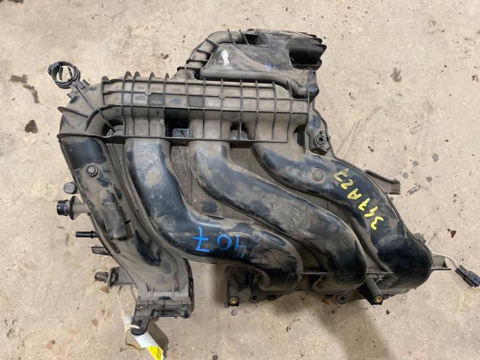 Gebruikte Spruitstuk Inlaat Renault Twingo III (AH) 1.0 SCe 70 12V Prijs € 25,00 Margeregeling aangeboden door F. van den Mosselaar autodemontage