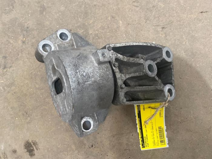 Gebruikte Motorsteun Fiat Fiorino (225) 1.3 JTD 16V Multijet Prijs € 25,00 Margeregeling aangeboden door F. van den Mosselaar autodemontage