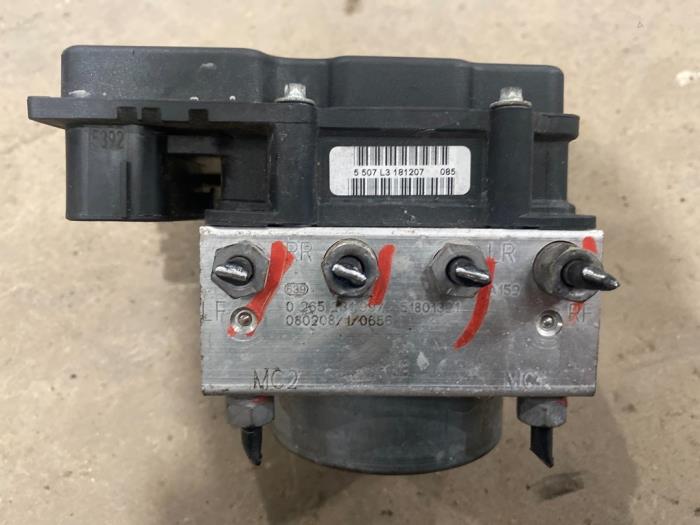 Gebruikte ABS Pomp Fiat Fiorino (225) 1.3 JTD 16V Multijet Prijs € 25,00 Margeregeling aangeboden door F. van den Mosselaar autodemontage