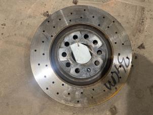 Gebruikte Remschijf voor Audi S3 Limousine (8VM/8VS) 2.0 TFSI 16V Prijs € 50,00 Margeregeling aangeboden door F. van den Mosselaar autodemontage