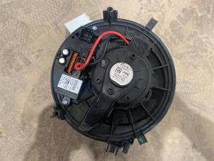 Gebruikte Kachel Ventilatiemotor Audi S3 Limousine (8VM/8VS) 2.0 TFSI 16V Prijs € 70,00 Margeregeling aangeboden door F. van den Mosselaar autodemontage