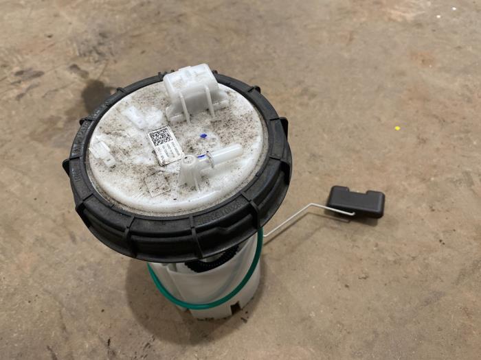 Gebruikte Tank element Pomp Renault Grand Scénic IV (RFAR) 1.3 TCE 140 16V Prijs € 50,00 Margeregeling aangeboden door F. van den Mosselaar autodemontage