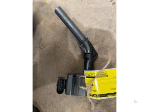 Gebruikte Bobine Renault Grand Scénic IV (RFAR) 1.3 TCE 140 16V Prijs € 25,00 Margeregeling aangeboden door F. van den Mosselaar autodemontage