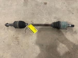 Gebruikte Steekas links-voor Suzuki Swift (ZA/ZC/ZD1/2/3/9) 1.3 VVT 16V Prijs € 35,00 Margeregeling aangeboden door F. van den Mosselaar autodemontage