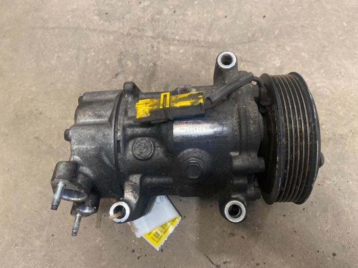 Gebruikte Aircopomp Peugeot 206+ (2L/M) 1.4 HDi Prijs € 75,00 Margeregeling aangeboden door F. van den Mosselaar autodemontage