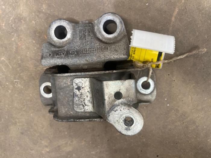 Gebruikte Motorsteun Fiat Grande Punto (199) 1.4 Prijs € 15,00 Margeregeling aangeboden door F. van den Mosselaar autodemontage
