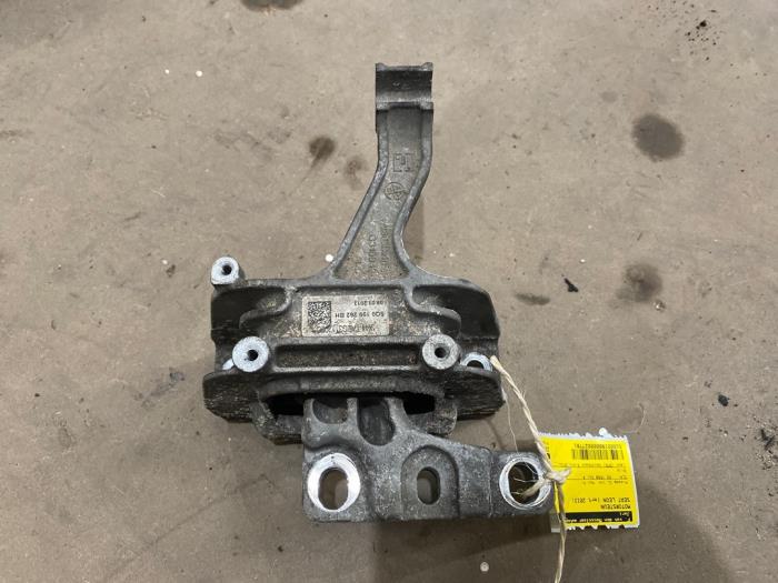 Gebruikte Motorrubber Seat Leon (5FB) 1.6 TDI Ecomotive 16V Prijs € 25,00 Margeregeling aangeboden door F. van den Mosselaar autodemontage