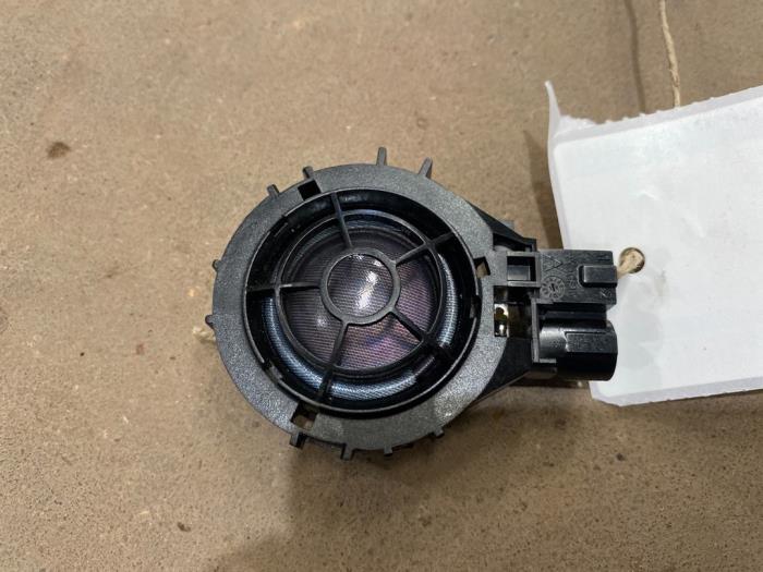 Gebruikte Luidspreker Audi RS 3 Limousine (8VS/8VM) 2.5 TFSI 20V Quattro Prijs € 10,00 Margeregeling aangeboden door F. van den Mosselaar autodemontage