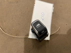 Gebruikte Schakelaar Elektrisch Raam Audi RS 3 Limousine (8VS/8VM) 2.5 TFSI 20V Quattro Prijs € 9,99 Margeregeling aangeboden door F. van den Mosselaar autodemontage