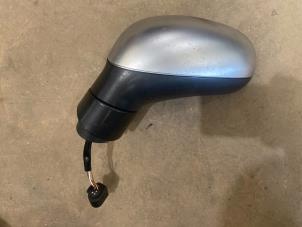 Gebruikte Spiegel Buiten links Seat Leon (1P1) 1.6 Prijs € 50,00 Margeregeling aangeboden door F. van den Mosselaar autodemontage