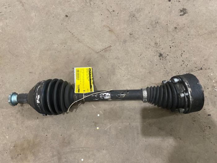 Gebruikte Aandrijfas links-voor Volkswagen Polo V (6R) 1.2 TDI 12V BlueMotion Prijs € 50,00 Margeregeling aangeboden door F. van den Mosselaar autodemontage