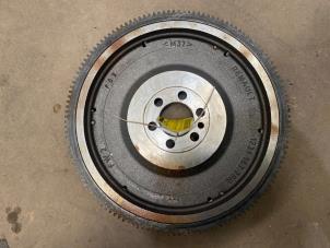 Gebruikte Vliegwiel Renault Twingo III (AH) 1.0 SCe 70 12V Prijs € 50,00 Margeregeling aangeboden door F. van den Mosselaar autodemontage