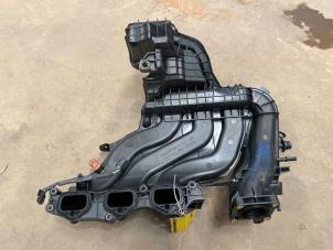 Gebruikte Inlaatspruitstuk Renault Twingo III (AH) 1.0 SCe 70 12V Prijs € 25,00 Margeregeling aangeboden door F. van den Mosselaar autodemontage