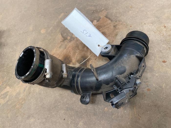 Gebruikte Intercooler Buis Peugeot 2008 (CU) 1.2 12V e-THP PureTech 110 Prijs € 15,00 Margeregeling aangeboden door F. van den Mosselaar autodemontage