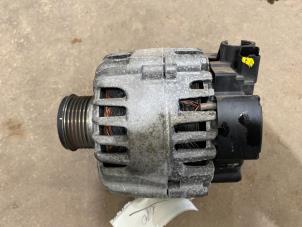 Gebruikte Dynamo Peugeot 2008 (CU) 1.2 12V e-THP PureTech 110 Prijs € 70,00 Margeregeling aangeboden door F. van den Mosselaar autodemontage