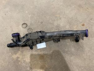 Gebruikte Waterpijp Peugeot 2008 (CU) 1.2 12V e-THP PureTech 110 Prijs € 10,00 Margeregeling aangeboden door F. van den Mosselaar autodemontage