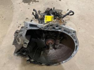Gebruikte Versnellingsbak Peugeot 107 1.4 HDI Prijs € 150,00 Margeregeling aangeboden door F. van den Mosselaar autodemontage