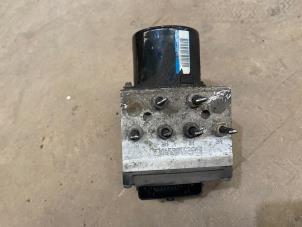 Gebruikte ABS Pomp Volkswagen Passat Variant (3C5) 1.6 FSI 16V Prijs € 100,00 Margeregeling aangeboden door F. van den Mosselaar autodemontage