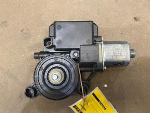 Gebruikte Raammotor Portier Volkswagen Polo V (6R) 1.6 TDI 16V 105 Prijs € 15,00 Margeregeling aangeboden door F. van den Mosselaar autodemontage