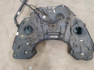 Gebruikte Tank Mercedes ML III (166) 3.0 ML-350 BlueTEC V6 24V 4-Matic Prijs € 100,00 Margeregeling aangeboden door F. van den Mosselaar autodemontage