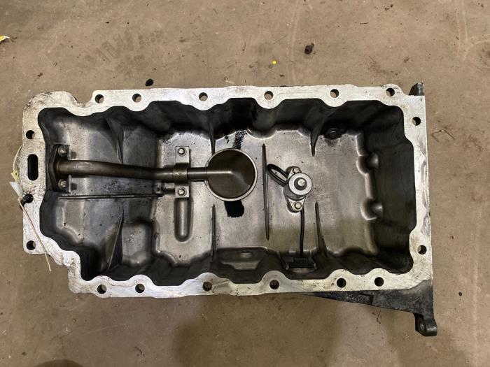 Gebruikte Carterpan Opel Zafira (F75) 2.0 DTI 16V Prijs € 25,00 Margeregeling aangeboden door F. van den Mosselaar autodemontage