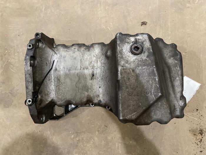 Gebruikte Carterpan Renault Clio II (BB/CB) 1.4 Prijs € 20,00 Margeregeling aangeboden door F. van den Mosselaar autodemontage