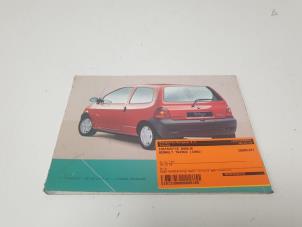 Gebruikte Instructie Boekje Renault Twingo (C06) Prijs € 10,00 Margeregeling aangeboden door F. van den Mosselaar autodemontage