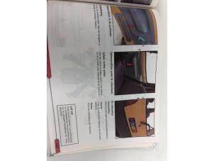 Gebruikte Instructie Boekje Renault Twingo (C06) Prijs € 10,00 Margeregeling aangeboden door F. van den Mosselaar autodemontage