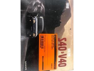 Gebruikte Instructie Boekje Volvo V40 (VW) Prijs € 10,00 Margeregeling aangeboden door F. van den Mosselaar autodemontage