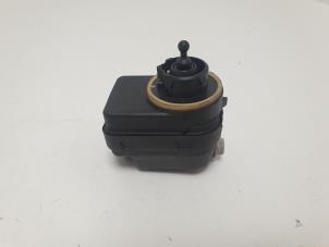 Gebruikte Koplampmotor Toyota Aygo (B10) 1.0 12V VVT-i Prijs € 10,00 Margeregeling aangeboden door F. van den Mosselaar autodemontage