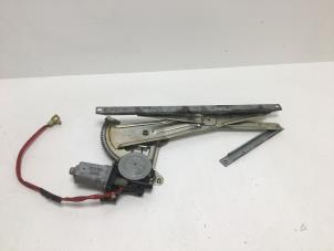 Gebruikte Raammechaniek 2Deurs rechts-voor Suzuki Swift (SF310/413) 1.3i 16V Prijs € 25,00 Margeregeling aangeboden door F. van den Mosselaar autodemontage