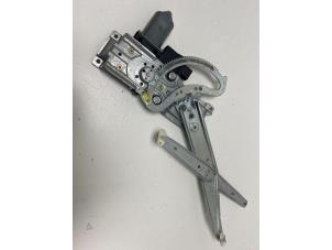 Gebruikte Ruitmechaniek 4Deurs rechts-voor Opel Corsa B (73/78/79) 1.2i 16V Prijs € 20,00 Margeregeling aangeboden door F. van den Mosselaar autodemontage