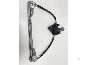 Gebruikte Raammechaniek 4Deurs rechts-voor Renault Clio II (BB/CB) 1.2 16V Prijs € 18,50 Margeregeling aangeboden door F. van den Mosselaar autodemontage