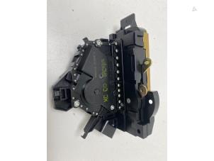 Gebruikte Deurslot Mechaniek 4Deurs rechts-voor Ford Focus 1 Wagon 1.6 16V Prijs € 15,00 Margeregeling aangeboden door F. van den Mosselaar autodemontage