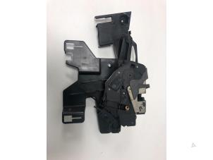 Gebruikte Deurslot Mechaniek 4Deurs rechts-voor Ford Fiesta 6 (JA8) 1.0 EcoBoost 12V 100 Prijs € 25,00 Margeregeling aangeboden door F. van den Mosselaar autodemontage