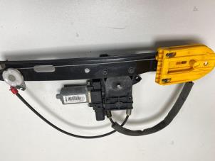 Gebruikte Raammechaniek 4Deurs links-achter Jaguar XF (CC9) 3.0 D V6 24V Prijs € 40,00 Margeregeling aangeboden door F. van den Mosselaar autodemontage