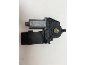 Gebruikte Raammotor Portier Volkswagen Passat (3B3) 1.9 TDI 100 Prijs € 20,00 Margeregeling aangeboden door F. van den Mosselaar autodemontage