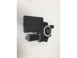 Gebruikte Motor electrisch raam Volvo C30 (EK/MK) 1.6 D2 16V Prijs € 25,00 Margeregeling aangeboden door F. van den Mosselaar autodemontage