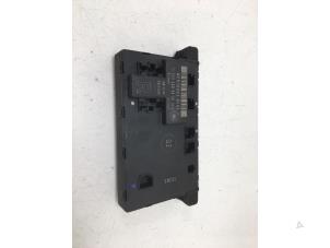 Gebruikte Deur module Mercedes C Combi (S203) 2.0 C-200K 16V Prijs € 15,00 Margeregeling aangeboden door F. van den Mosselaar autodemontage