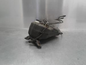 Gebruikte Adblue tank Volkswagen Touareg (7LA/7L6) 5.0 TDI V10 Prijs € 35,00 Margeregeling aangeboden door F. van den Mosselaar autodemontage