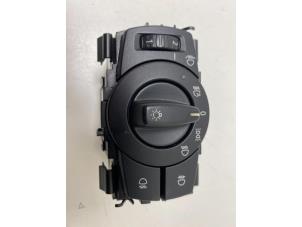 Gebruikte Licht Schakelaar BMW 1 serie (E87/87N) 123d 16V Prijs € 25,00 Margeregeling aangeboden door F. van den Mosselaar autodemontage